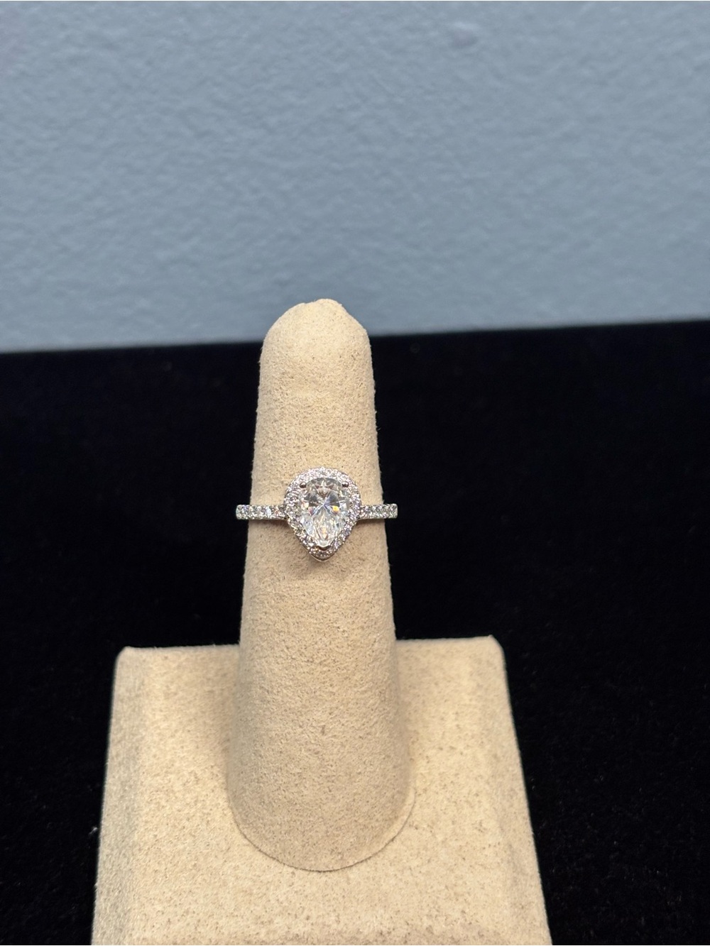 925 Sterling Silver Classic Pear Halo Moissanite Ring (Size 6)